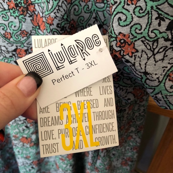 Lularoe NWT 3XL Floral Perfect T - Picture 3 of 4